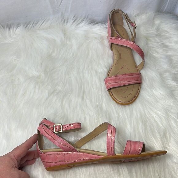 Born Crown Pink Croc Leather Low Wedge Sandals Sz 11 - Picture 1 of 6